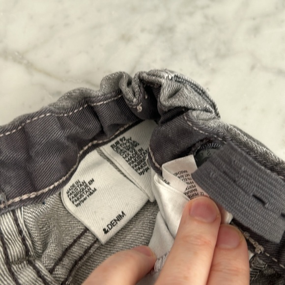 H&M grey denim jeans 1.5-2T - Picture 5 of 6